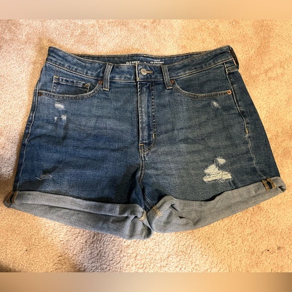 Old Navy Women's size 12 jean shorts - Picture 1 of 3